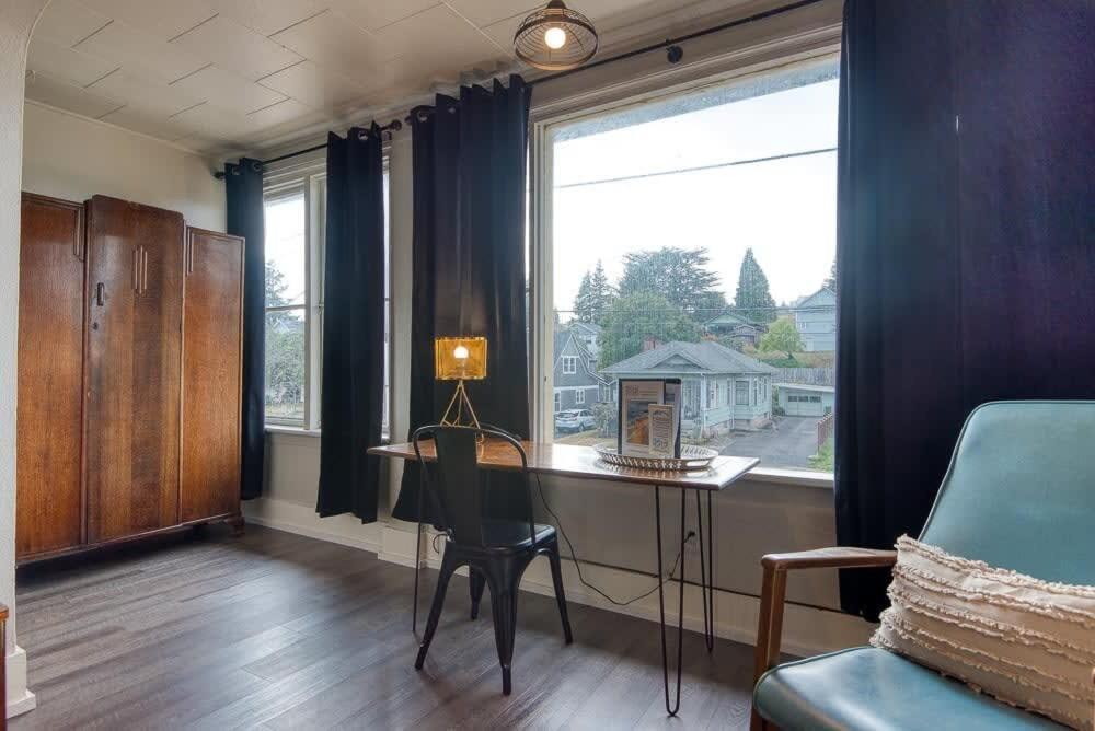 #Stayinmydistrict Historic Apartment Near Downtown Кус Бей Екстериор снимка