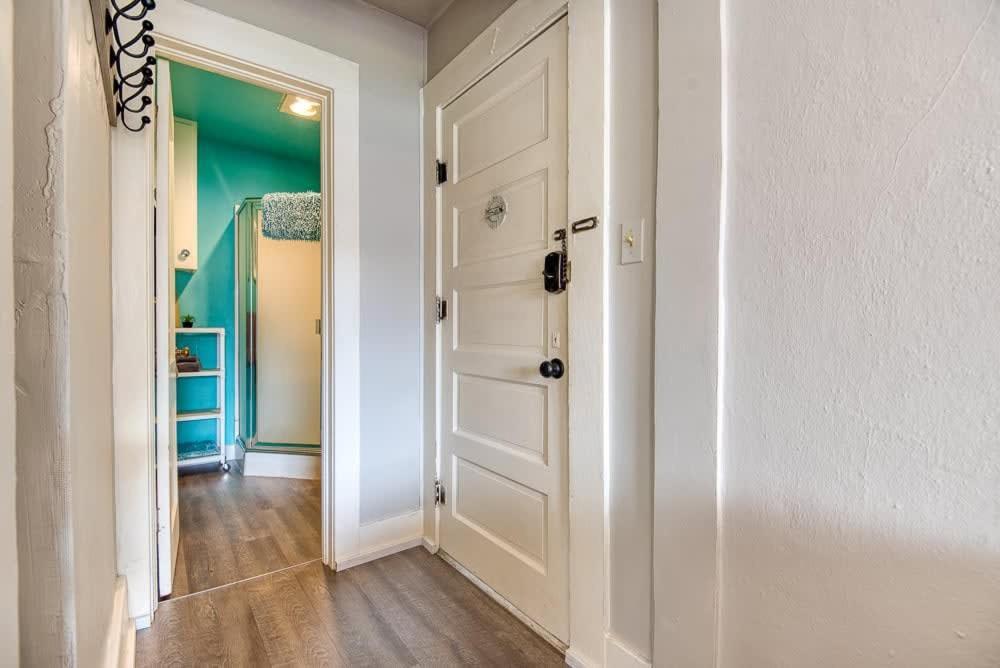 #Stayinmydistrict Historic Apartment Near Downtown Кус Бей Екстериор снимка